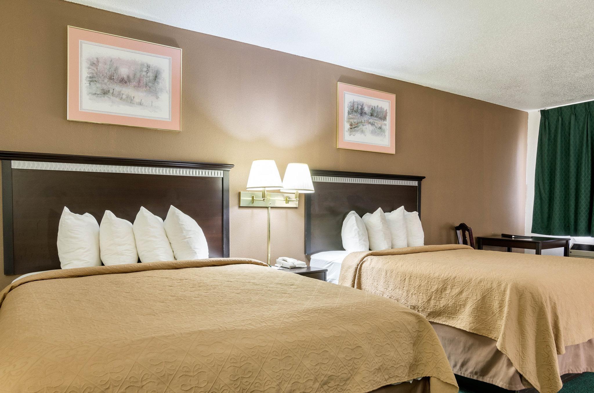 Colby Inn And Suites 外观 照片