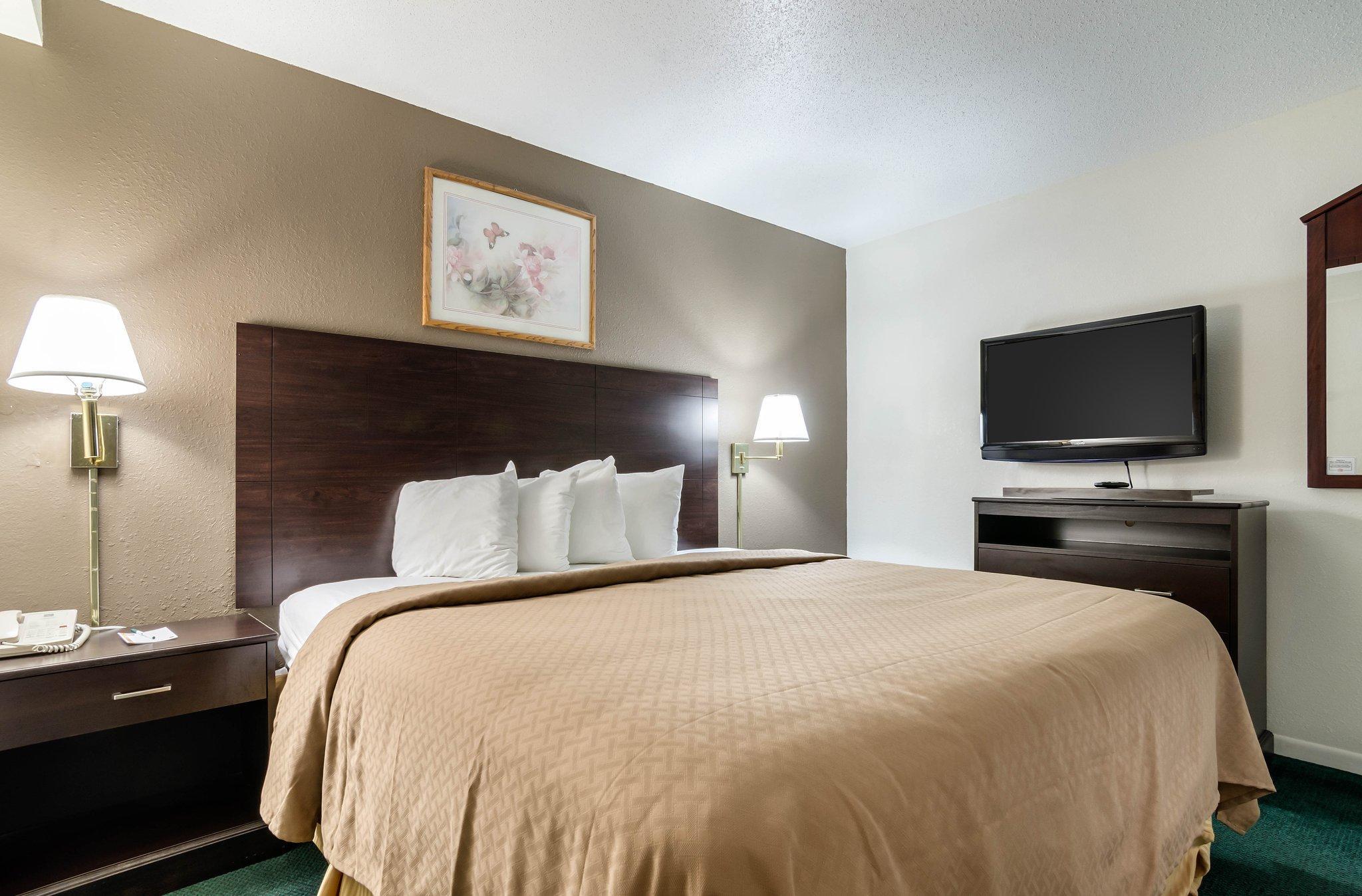 Colby Inn And Suites 外观 照片