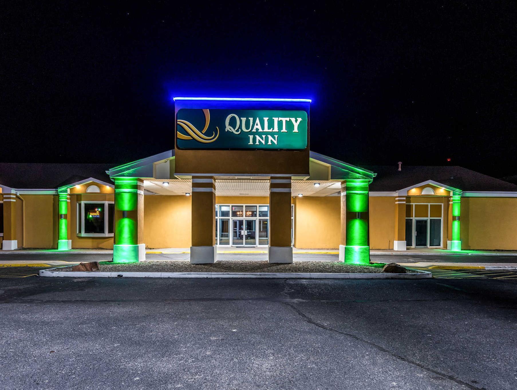 Colby Inn And Suites 外观 照片