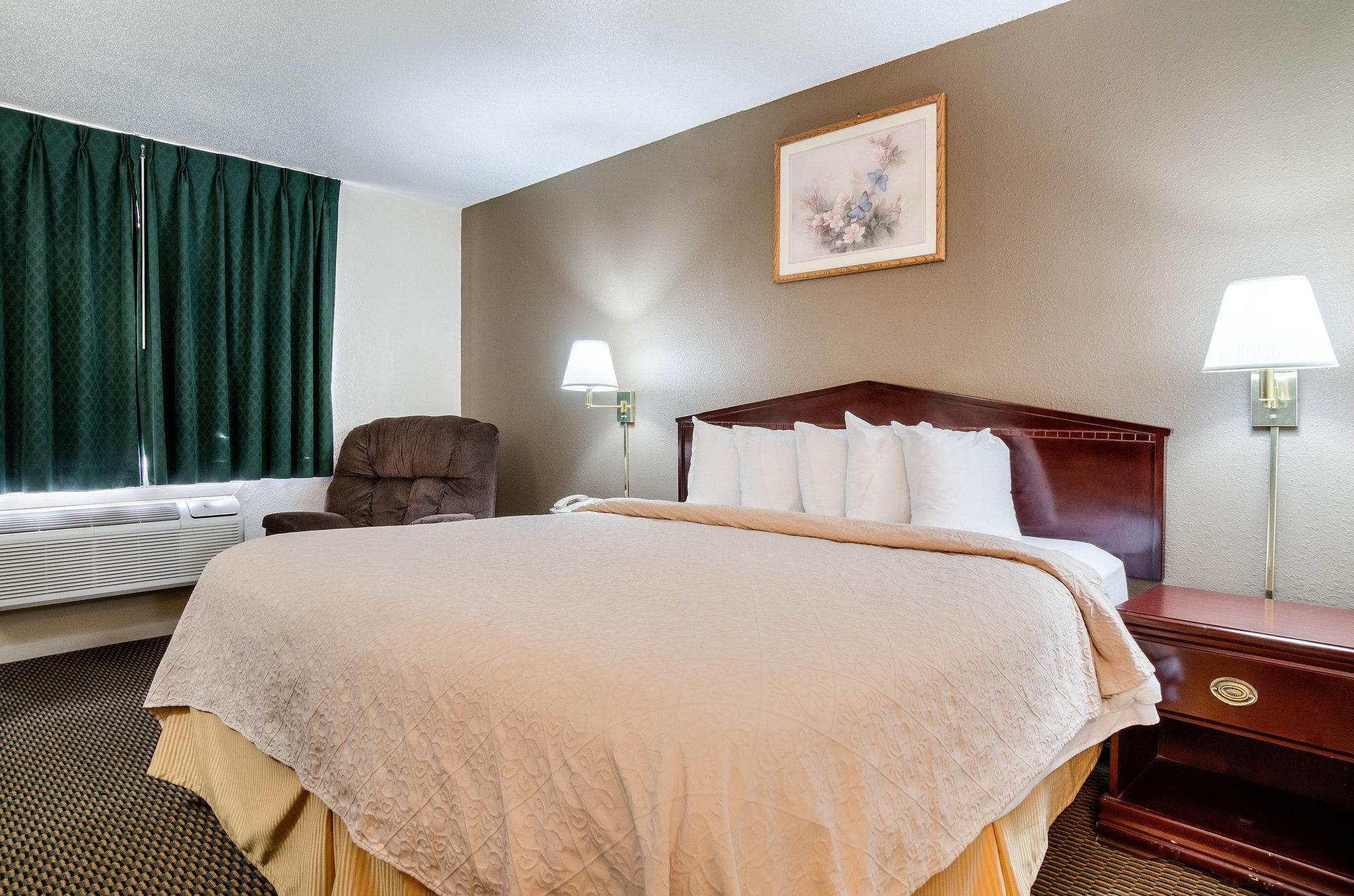 Colby Inn And Suites 外观 照片
