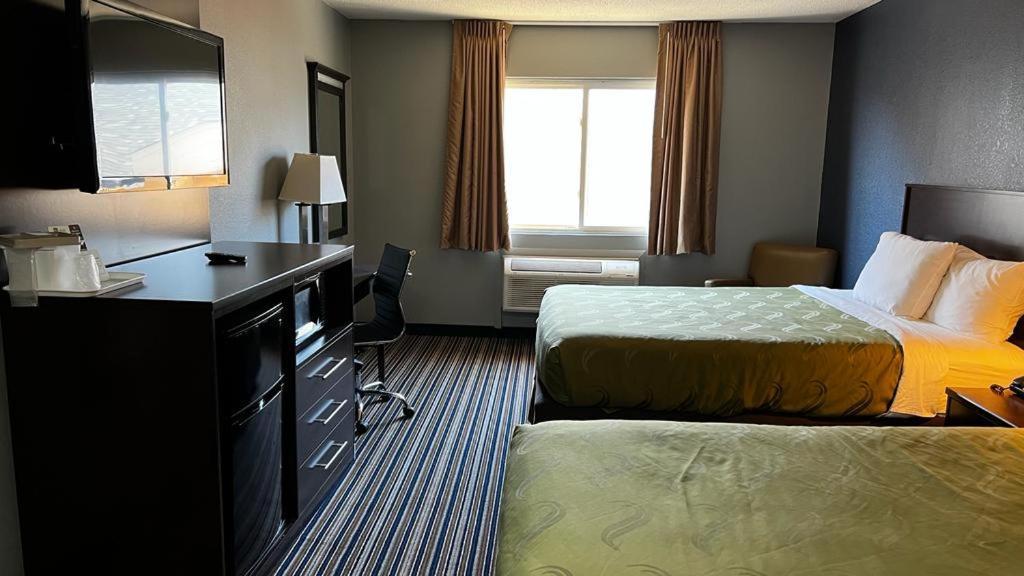 Colby Inn And Suites 外观 照片