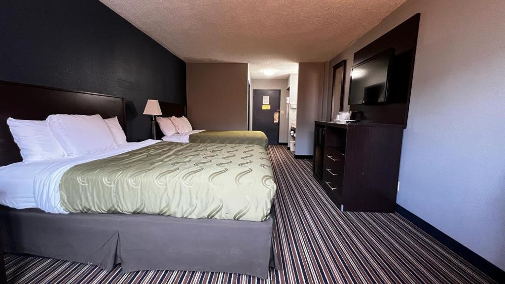 Colby Inn And Suites 外观 照片