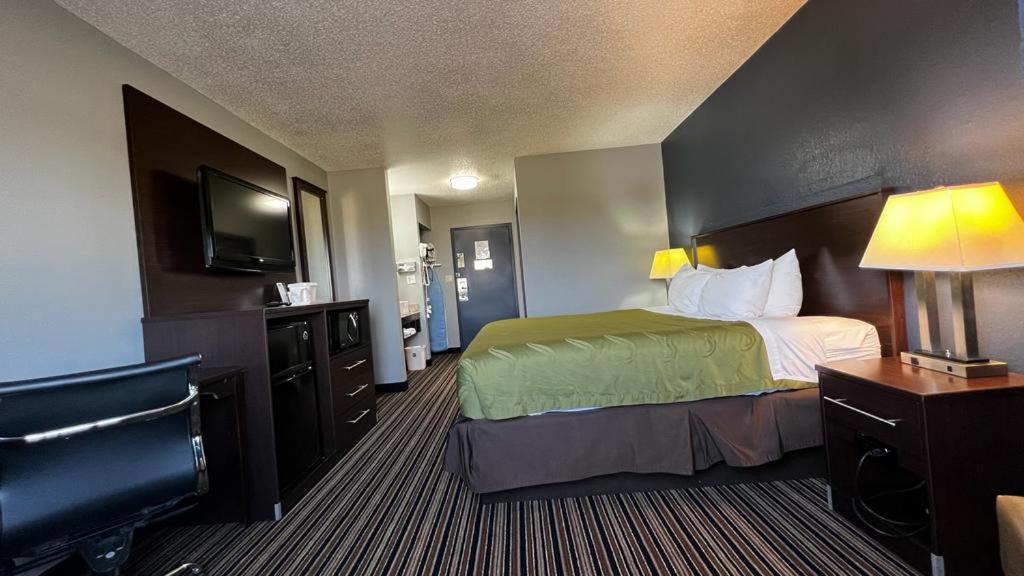 Colby Inn And Suites 外观 照片